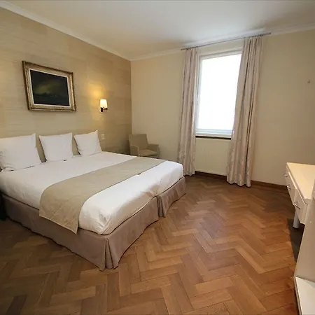 Astoria Hotel 3*