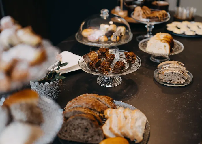 Отель Astoria 3*